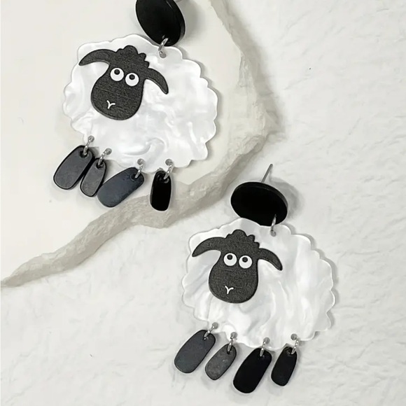 Sheep Dangle Earrings - Picture 2 of 3